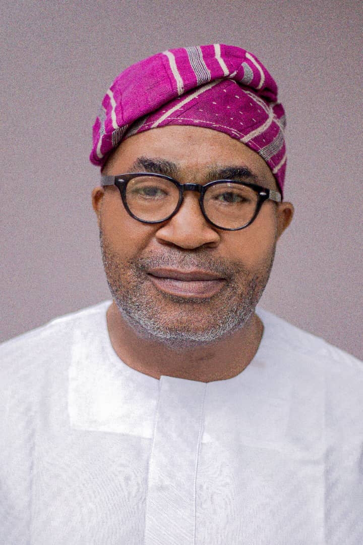 aiyedatiwa-applauded-for-signing-four-executive-orders.jpg