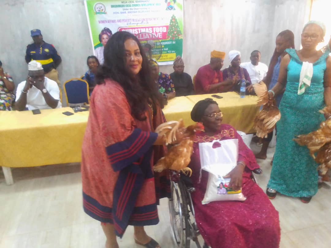 onigbongbo-council-chairperson-barr-rekiyah-hassan-spreads-christmas-love-to-widows.jpg