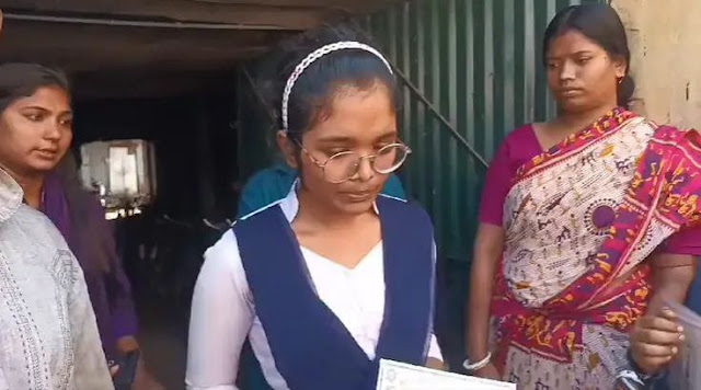 father-dies-in-pandua-incident-a-day-before-math-exam-daughter-appears-for-secondary-exams.jpg