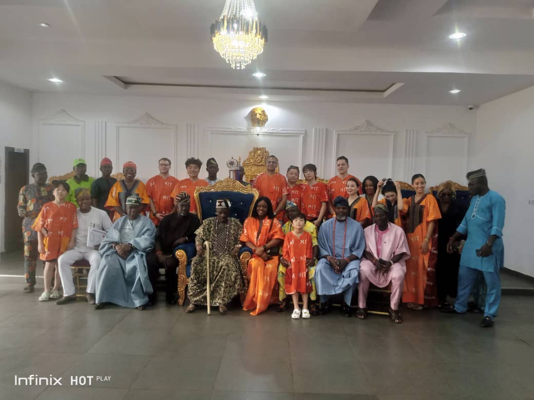 massachusetts-institute-us-students-on-cultural-tour-to-oyo-state.jpg