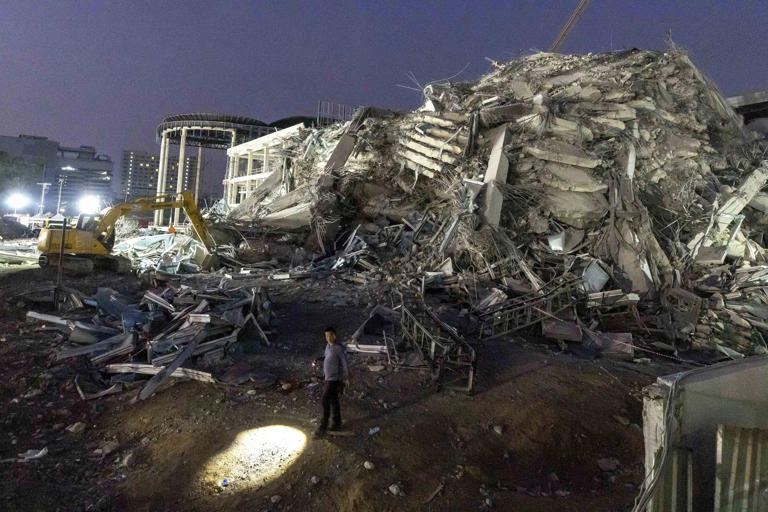 over-1000-and-still-counting-myanmars-quake-death-toll-jumps-as-more-bodies-recovered-from-rubble.jpg