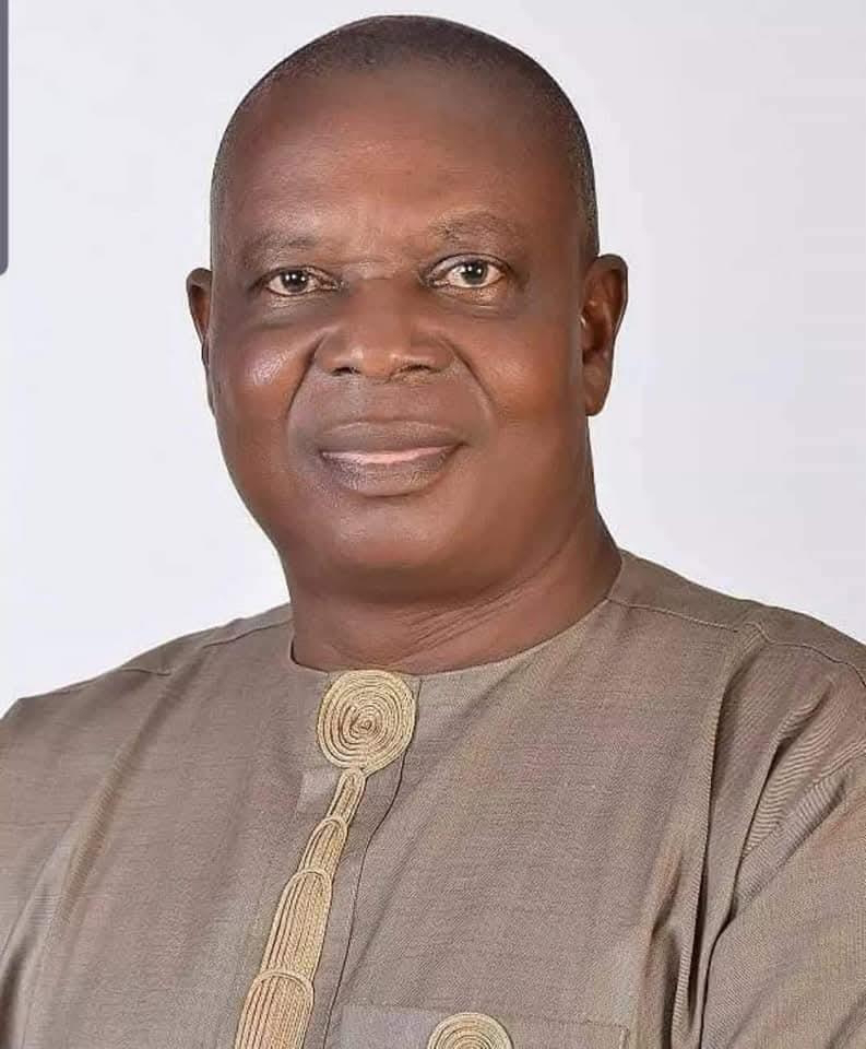 akpabios-aide-media-team-celebrate-ondo-subeb-chairman-olabimtan-at-68.jpg