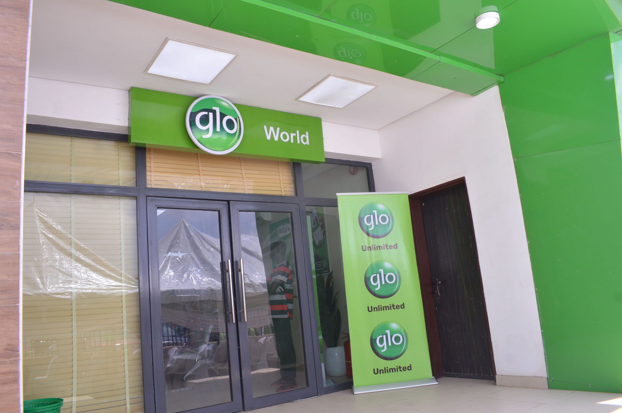 glo-commissions-new-retail-outlet-in-ogbomoso.jpg