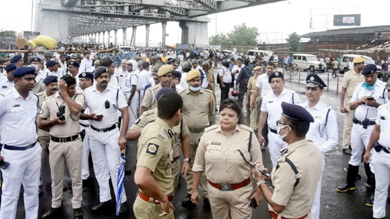 gruesome-discovery-womans-body-with-sealed-lips-found-in-trolley-bag-on-kolkata-roadside.jpg