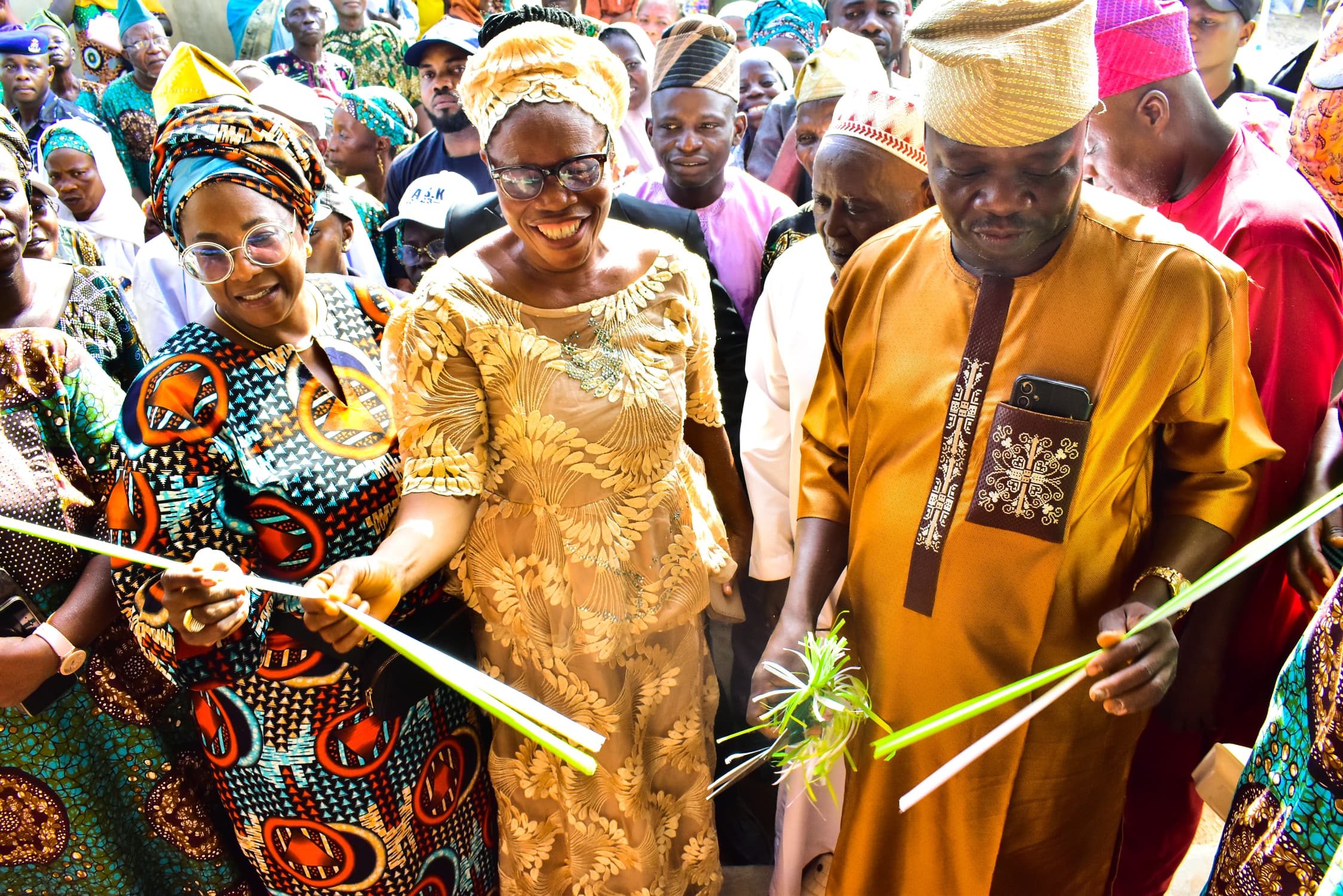 hon-akande-sadipe-commissions-transformers-school-blocks-across-oluyole.jpg