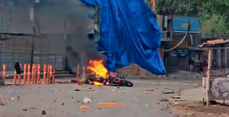 murshidabad-violence-tmc-alleges-fake-photos-in-circulation-bjp-claims-religious-persecution.jpg