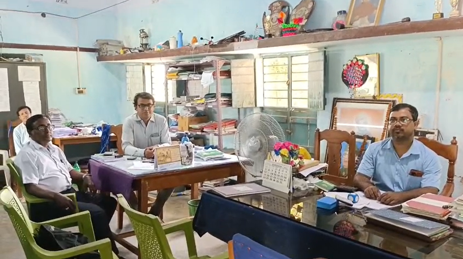teacher-in-turmoil-supreme-court-ruling-disrupts-careers-classrooms-across-bengal.png