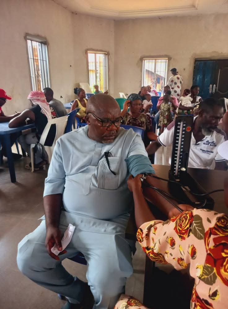 amb-emeni-ibe-commends-aradel-holdings-for-medical-outreach-in-ogbele.jpg