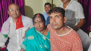 bsf-jawan-from-bengal-thanks-countrymen-upon-reaching-home-a-week-after-release-by-pak.jpg