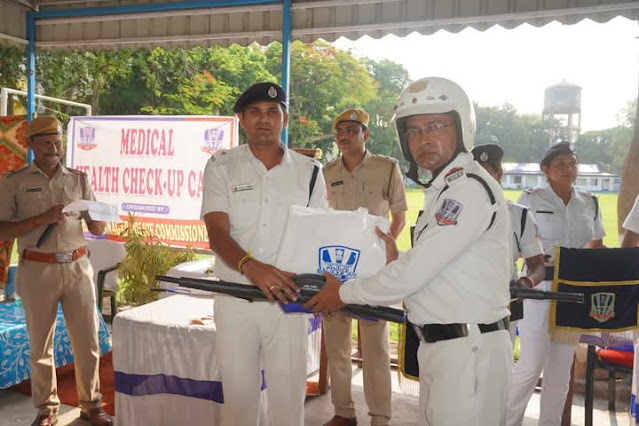 chandannagar-police-commissionerate-distributes-essential-items-to-traffic-personnel-amidst-scorching-heat.jpg