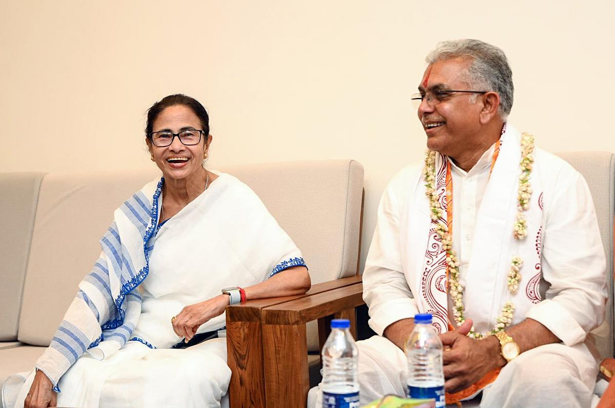 dilip-ghosh-visits-jagannath-temple-meets-mamata.jpg