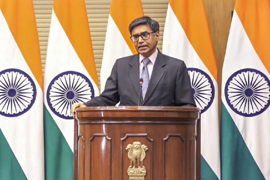diplomats-ncw-slam-trolling-of-foreign-secretary-vikram-misri-political-leaders-offer-support.jpg