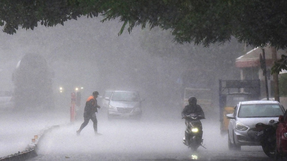 heavy-rainfall-and-thunderstorm-forecast-across-bengal-as-monsoon-advances-low-pressure-likely-by-may-27.jpg