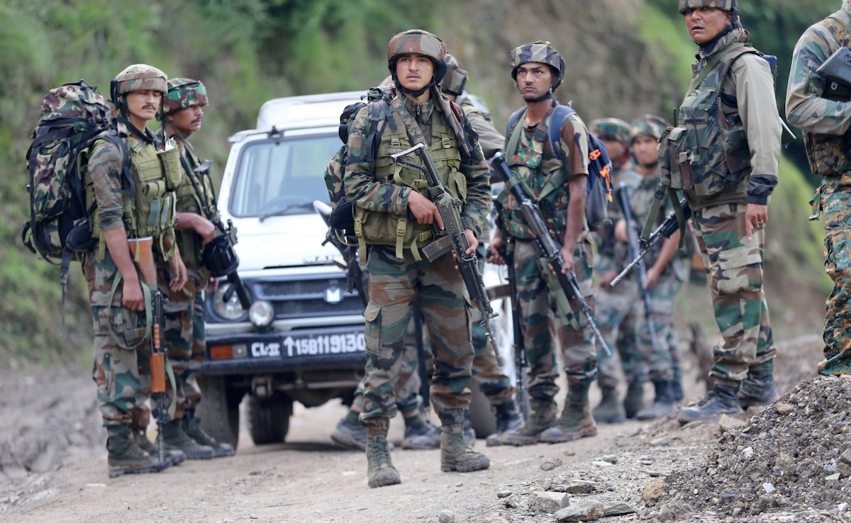 heavy-shelling-by-pak-troops-along-loc-in-jk-as-india-strikes-terror-camps.jpg