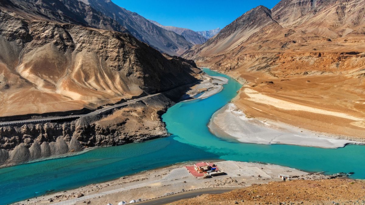 india-cuts-water-flow-to-pakistan-through-baglihar-dam-in-retaliation-for-pahalgam-terror-attack.jpg