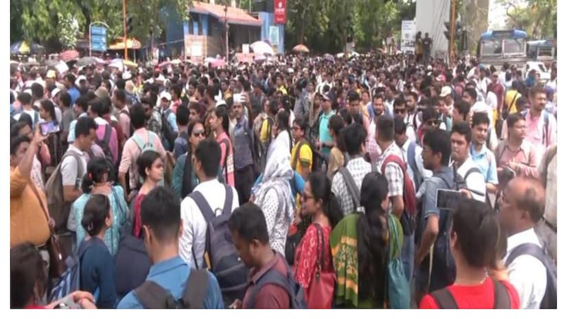 jobless-teachers-seek-reinstatement-in-talks-with-bengal-govt-amid-ongoing-protests.jpg