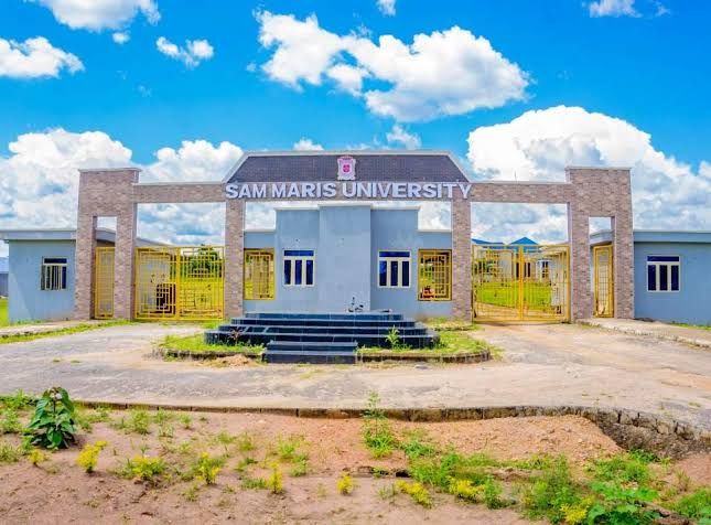 ondo-sam-maris-varsity-students-get-scholarships-best-law-graduating-student-to-get-500k.jpg