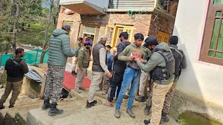 pahalgam-terror-attack-police-carry-out-searches-at-multiple-locations-in-srinagar.jpg
