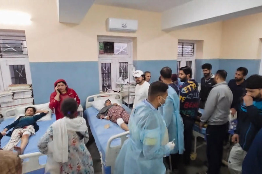 pakistan-army-shells-areas-along-line-of-control-in-jammu-and-kashmir-12-dead-57-injured.jpg