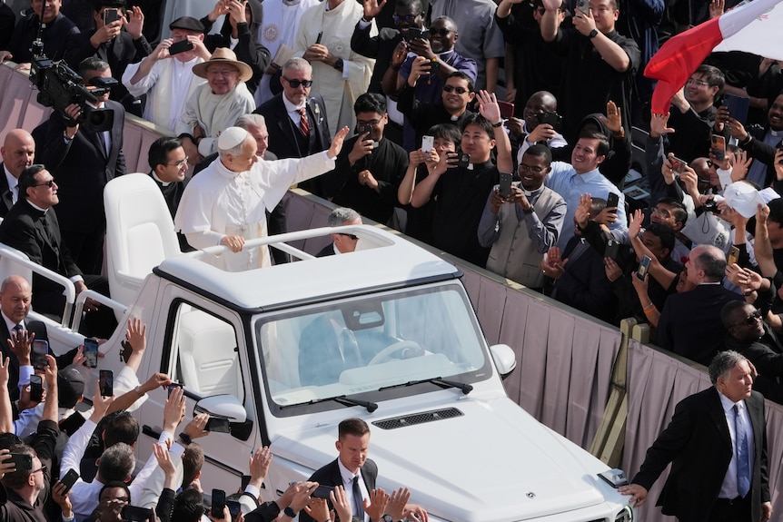 pope-leo-xiv-takes-1st-popemobile-ride-ahead-of-inauguration.jpg