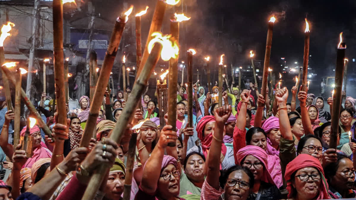 protesters-take-out-night-rally-in-imphal-cocomi-to-lock-central-govt-offices-on-tuesday.jpg