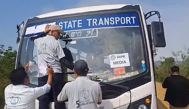 protests-in-manipur-after-security-forces-cover-states-name-on-govt-bus-carrying-journalists-manipur-media-declares-stop-the-press-protest-on-may-21.png