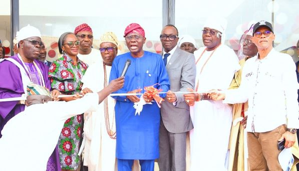 sanwo-olu-inaugurates-accident-and-emergency-centre-in-epe.jpg