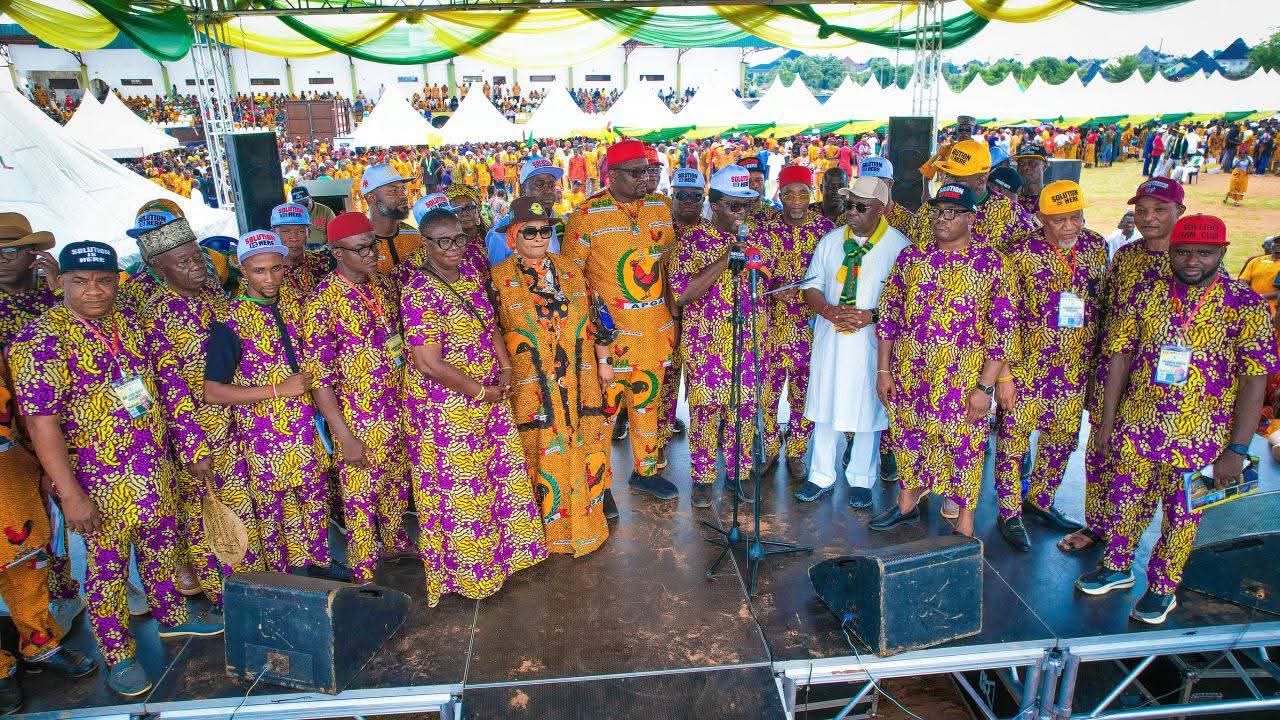 chief-primus-odili-hosts-anambra-north-apga-faithful-after-successful-rally.jpg