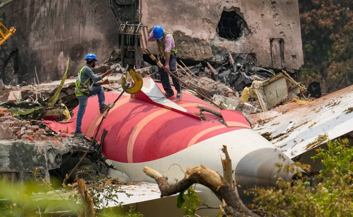cockpit-voice-recorder-recovered-investigation-underway-details-on-sos-message-expected-shortly.jpg