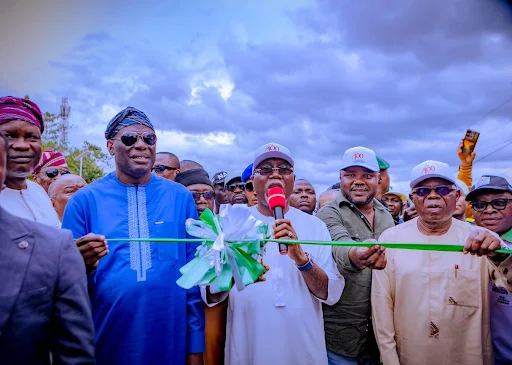 gov-aiyedatiwa-flags-off-dualization-of-akungba-ikare-road.jpg