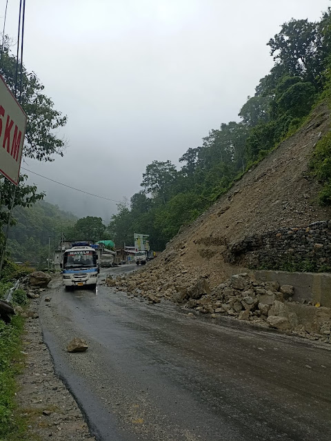 heavy-rainfall-causes-major-traffic-disruptions-on-nh-10-travelers-advised-to-avoid-route-1.jpg