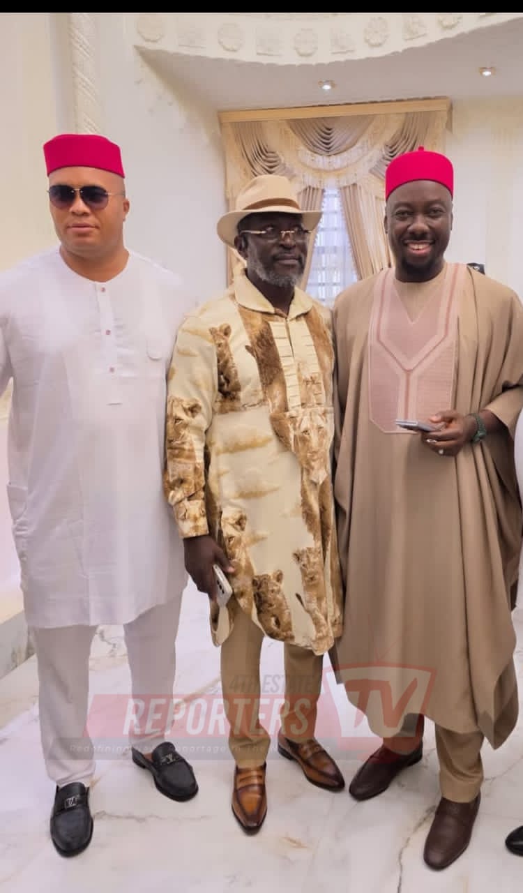 isiokpo-agog-as-ozigbu-obi-cubana-nwanosike-others-pay-last-respect-to-late-mrs-hope-eze-amadi-p.jpg