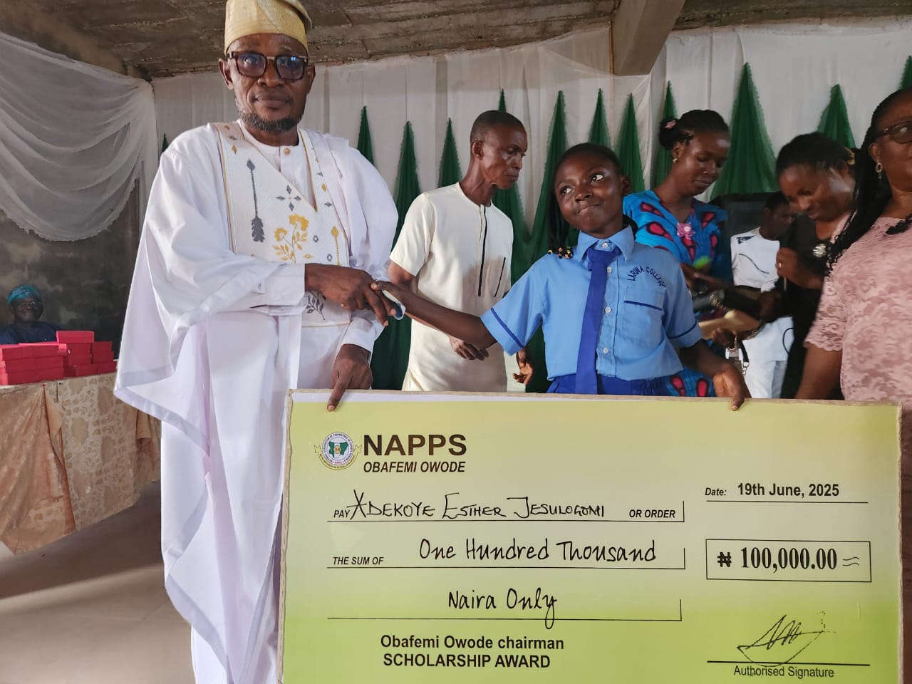 jesulogomi-emerges-best-primary-six-student-in-ogun.jpg