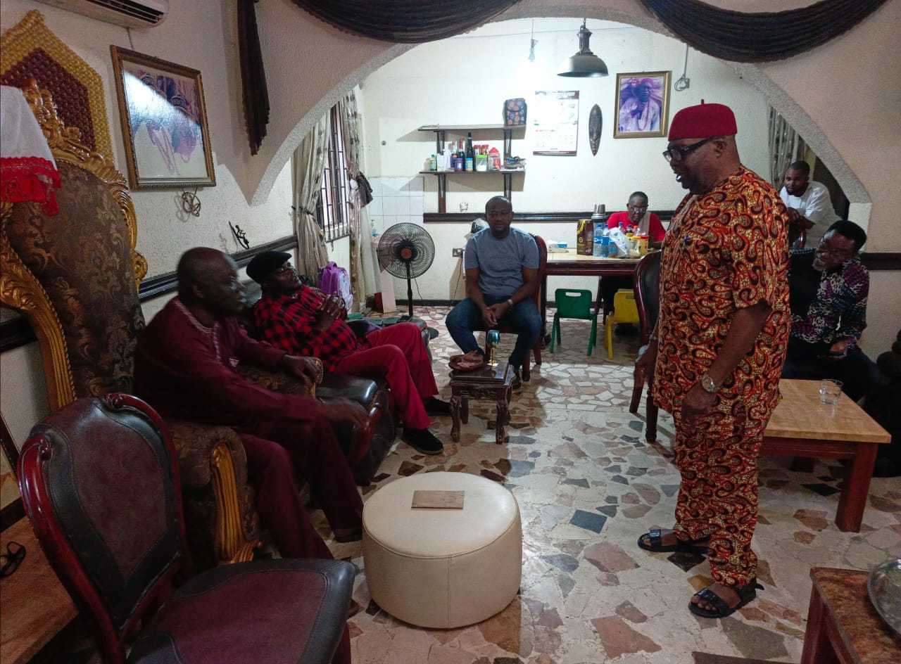 more-sympathizers-pay-condolence-visits-to-eze-alex-nwoye-over-demise-of-sister.jpg