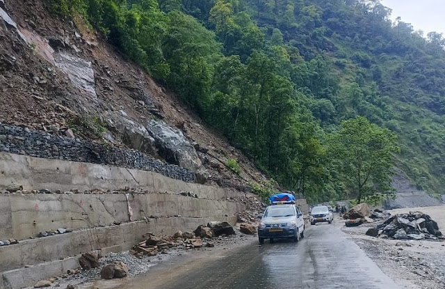 national-highway-10-closed-for-two-days-due-to-damage-caused-by-heavy-rainfall-and-rising-teesta-river-water-levels.jpg