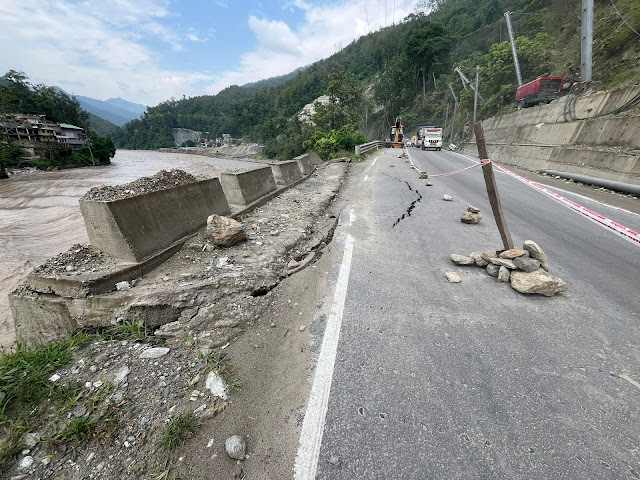restriction-in-nh-10-landslides-disrupt-connectivity-between-sikkim-and-siliguri-amid-continuous-rainfall.jpg
