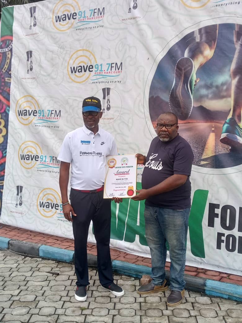 syf-honours-wave-91-7-fm-with-excellence-award.jpg