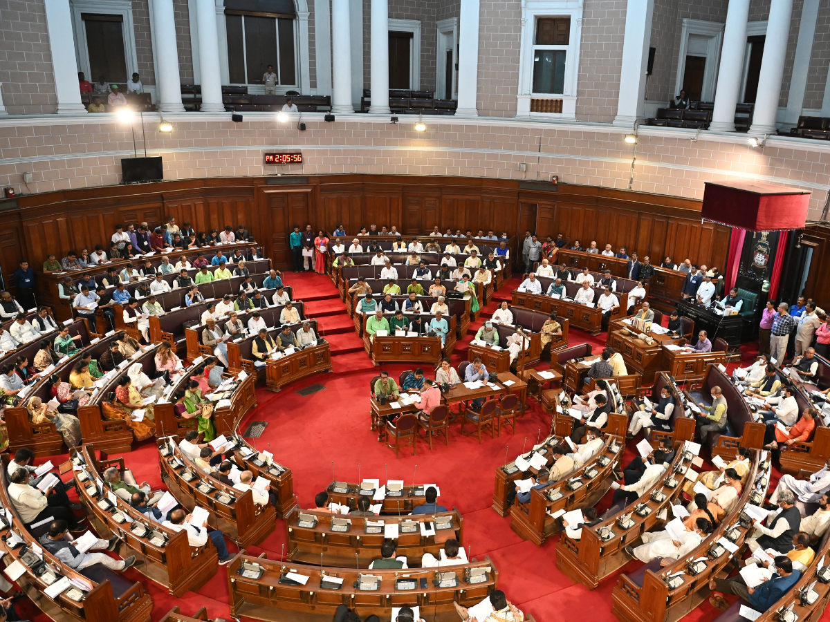 tmc-bjp-spar-in-bengal-assembly-over-minorities-commission-bill.png