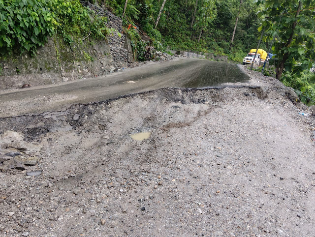 traffic-disruptions-begin-on-nh-10-as-monsoon-hits-major-damage-reported-near-melli-and-kirney.jpg