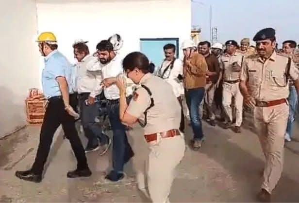 unforeseen-bee-swarm-causes-panic-during-mock-drill-in-rajasthan.jpg