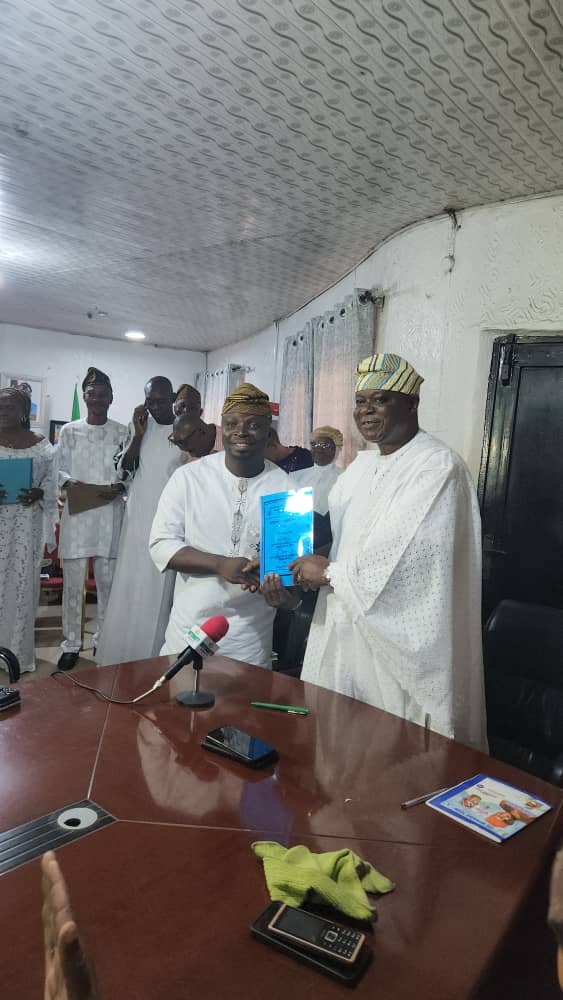 akinsanya-inaugurates-6th-igando-ikotun-legislative-assembly.jpg