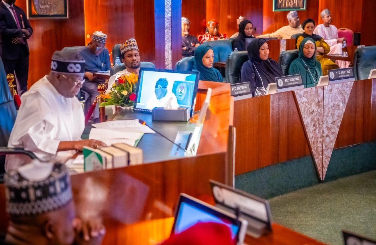 buhari-carried-burdens-of-leadership-without-complaint.jpg