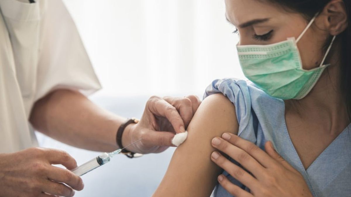 covid-19-vaccine-causing-eye-issues-research-puts-pfizer-jab-in-spotlight.jpg