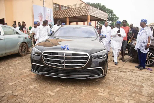deji-of-akure-receives-luxury-car-gift-celebrates-10th-coronation-anniversary.jpg