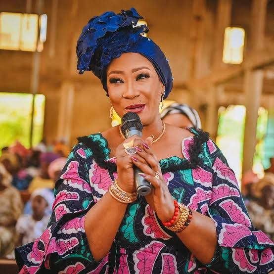 kolawole-babatunde-congratulates-aiyedatiwas-wife-on-birthday.jpg