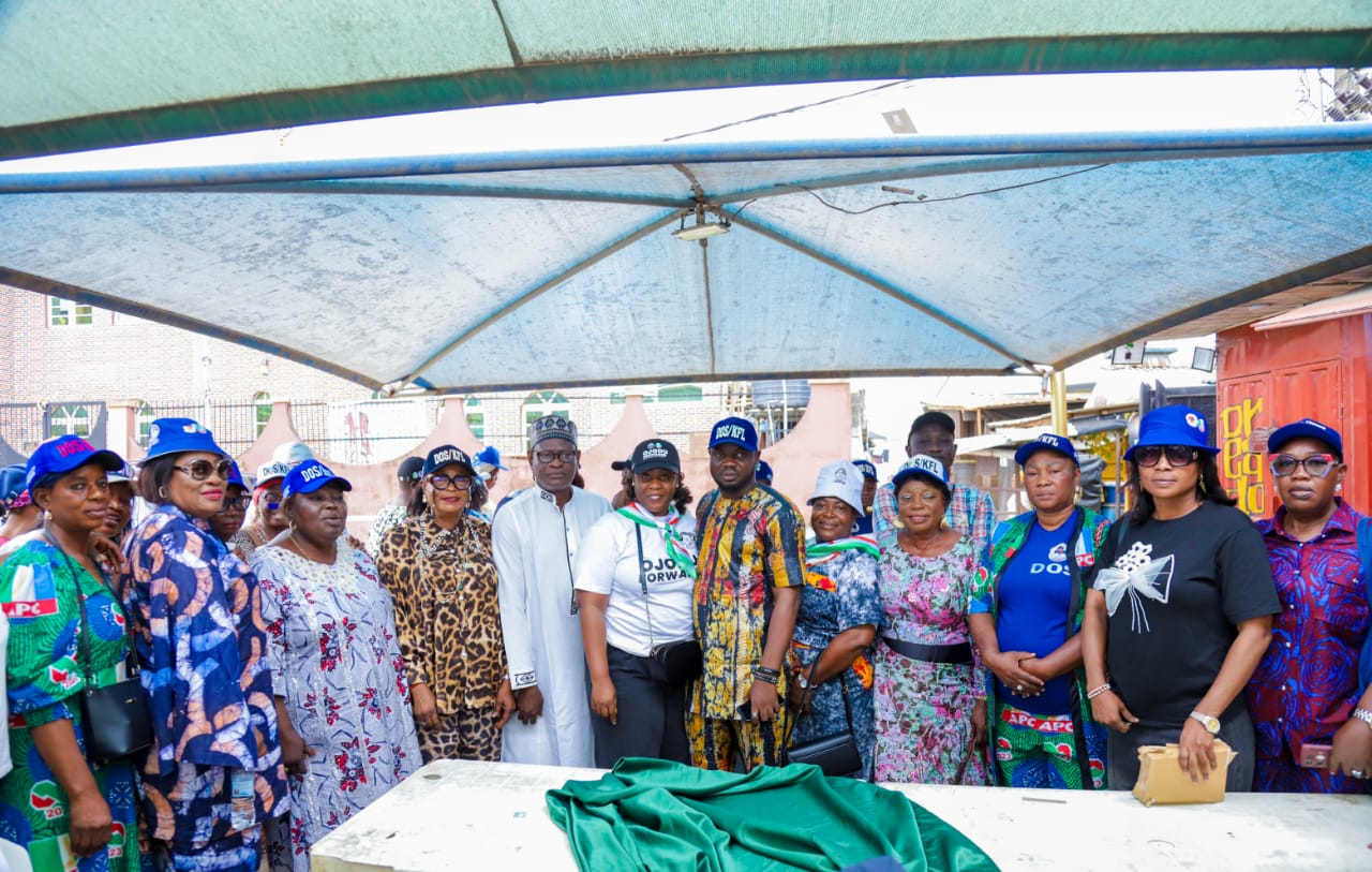 mrs-abimbola-odunmbaku-mobilizes-women-groups-across-ojodu-lcda-for-apc-victory.jpg
