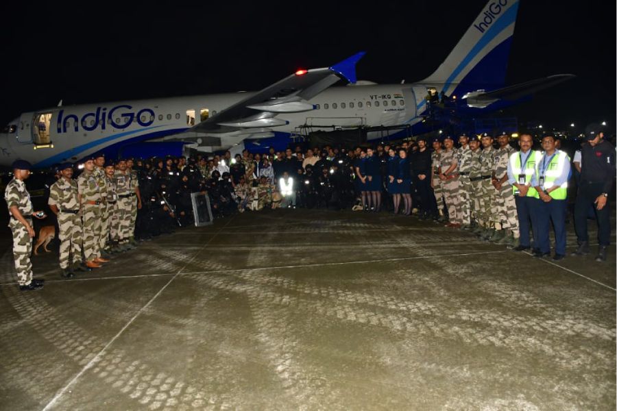 national-security-guard-leads-major-counter-hijack-and-counter-terrorism-drill-at-kolkatas-nscbi-airport.jpg