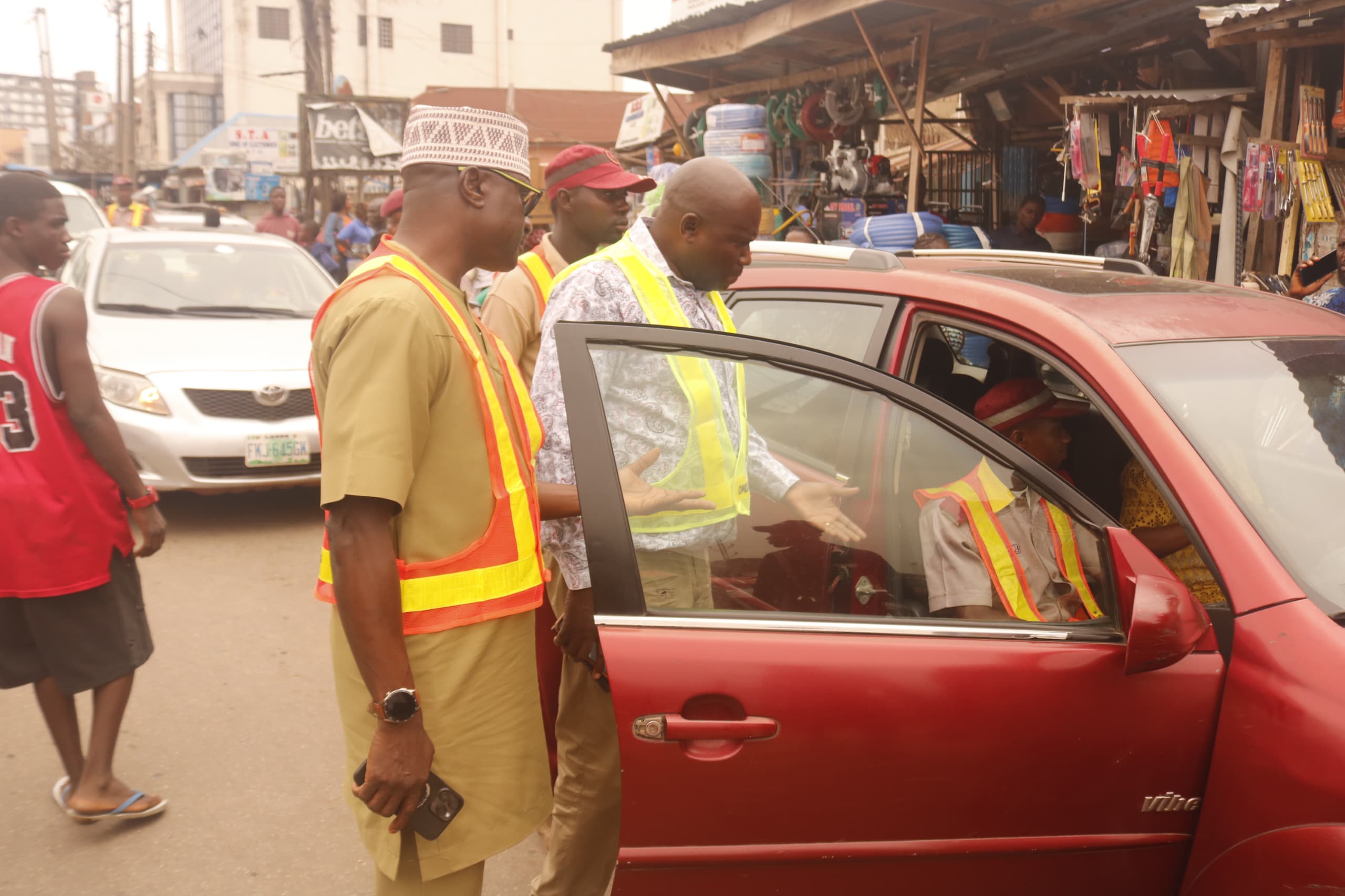 oyrtma-issues-last-warning-to-road-side-traders-at-ogunpa-market.jpg