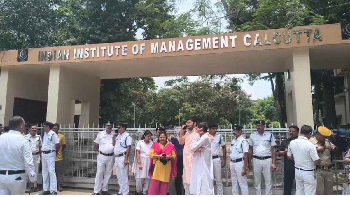she-was-not-raped-father-claims-iim-calcutta-survivor-fell-from-vehicle-accuseds-mother-says-son-innocent.jpg