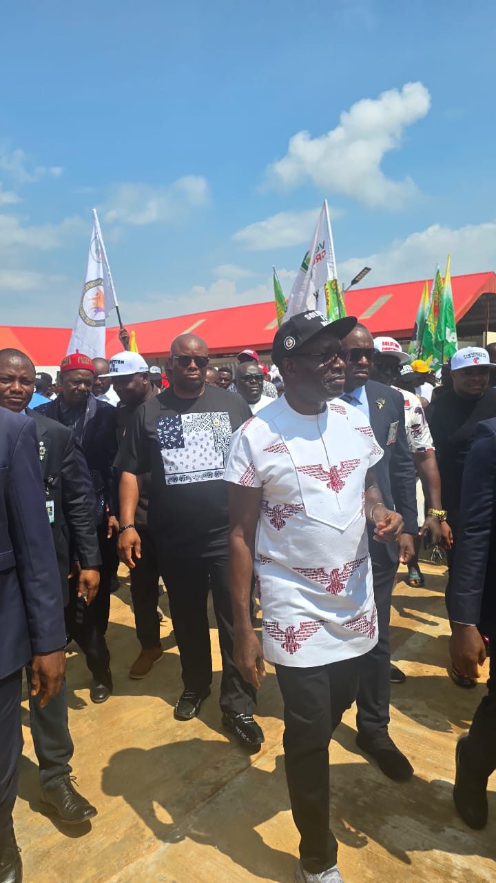 ten-thousand-jubilant-supporters-receive-governor-soludo-as-he-commissions-solution-market-and-solution-park-in-ekwulobia.jpg